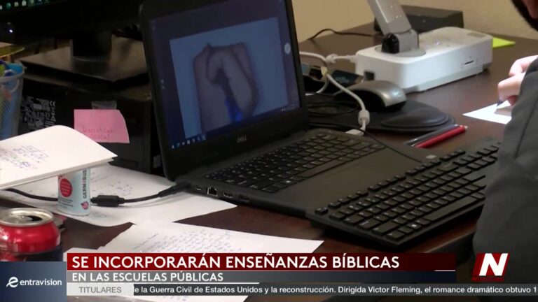Enseñanzas bíblicas en escuelas de Texas desatan debate sobre el currículo escolar