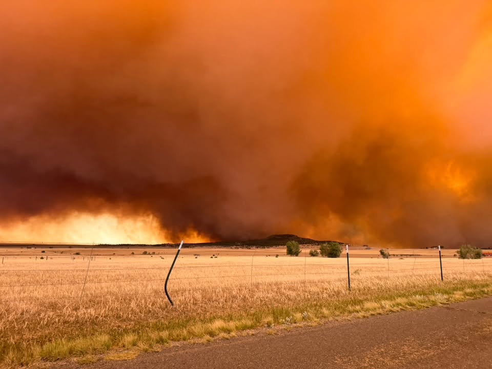 Incendios en Colorado: más de 83,000 acres arrasados y continúan las evacuaciones en varios condados