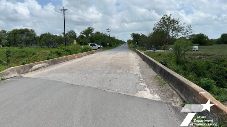 Cierran tramo de N. Browne Avenue en el condado Cameron por reemplazo de puente