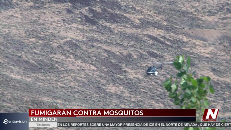 Fumigación contra mosquitos en Westwood, condado Douglas, para prevenir enfermedades