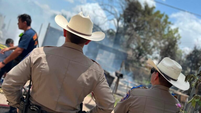 Bomberos de varios municipios atienden incendio estructural en San Eulogio Road