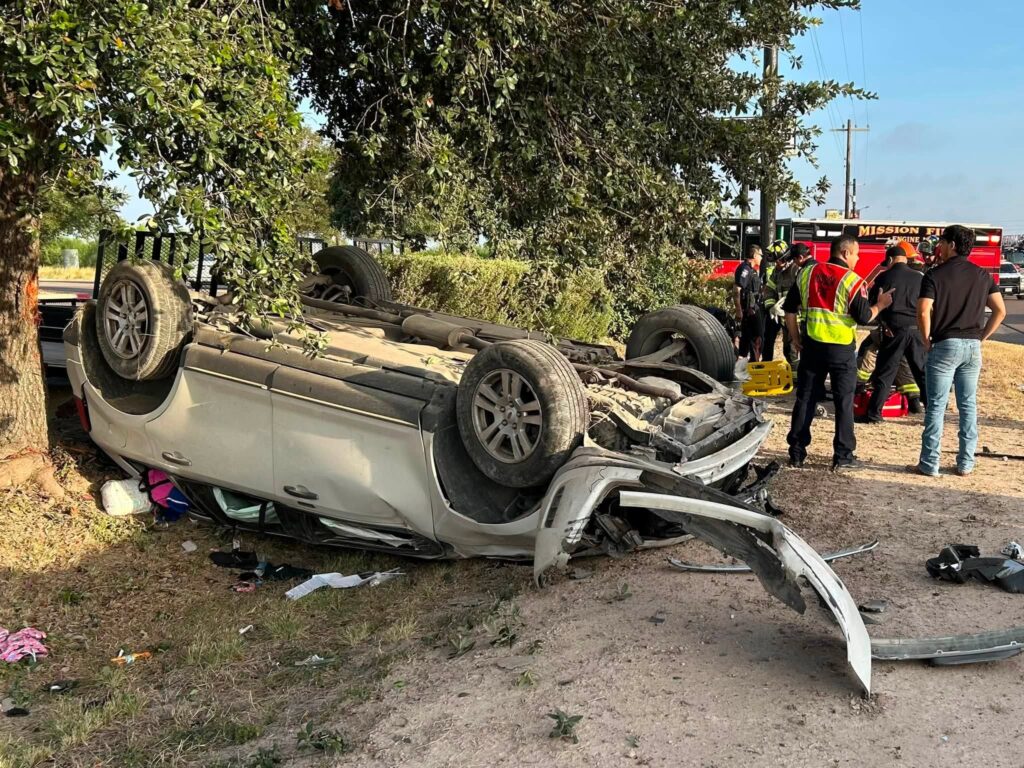 Hombre resulta hospitalizado tras volcadura en Mission