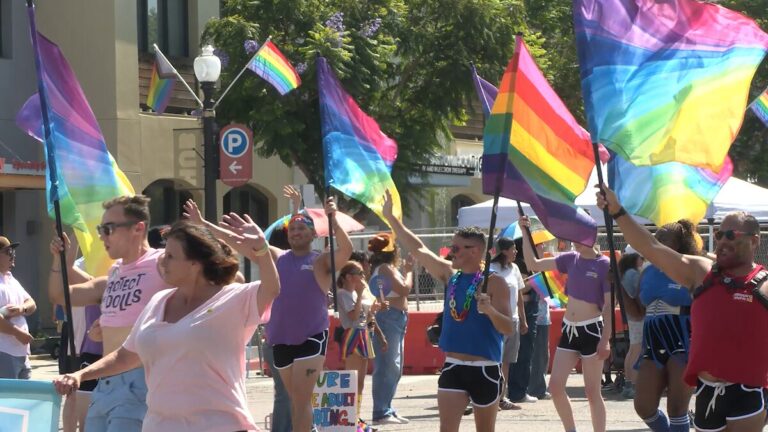 San Diego Pride reúne a miles en Hillcrest durante la Marcha del Orgullo LGBT+