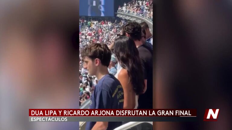 Final del torneo futbolístico: Dua Lipa, Ricardo Arjona y Laura Pausini convierten la tribuna en tendencia
