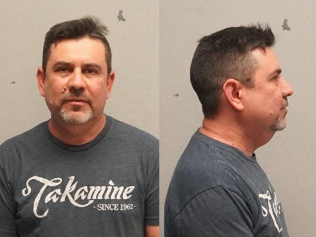 Pastor es arrestado en Edinburg por cuatro cargos de indecencia con un menor