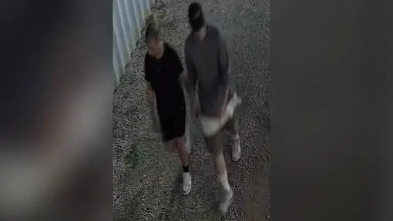 Robo en Old Town Wichita: buscan a dos sospechosos por hurto de $3,000 en un estacionamiento