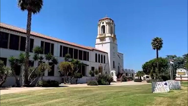 Amenaza de bomba en preparatoria de Salinas provoca cierre temporal del campus