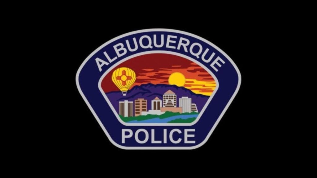 Investigan tiroteo mortal y accidente vehicular presuntamente vinculado en Albuquerque