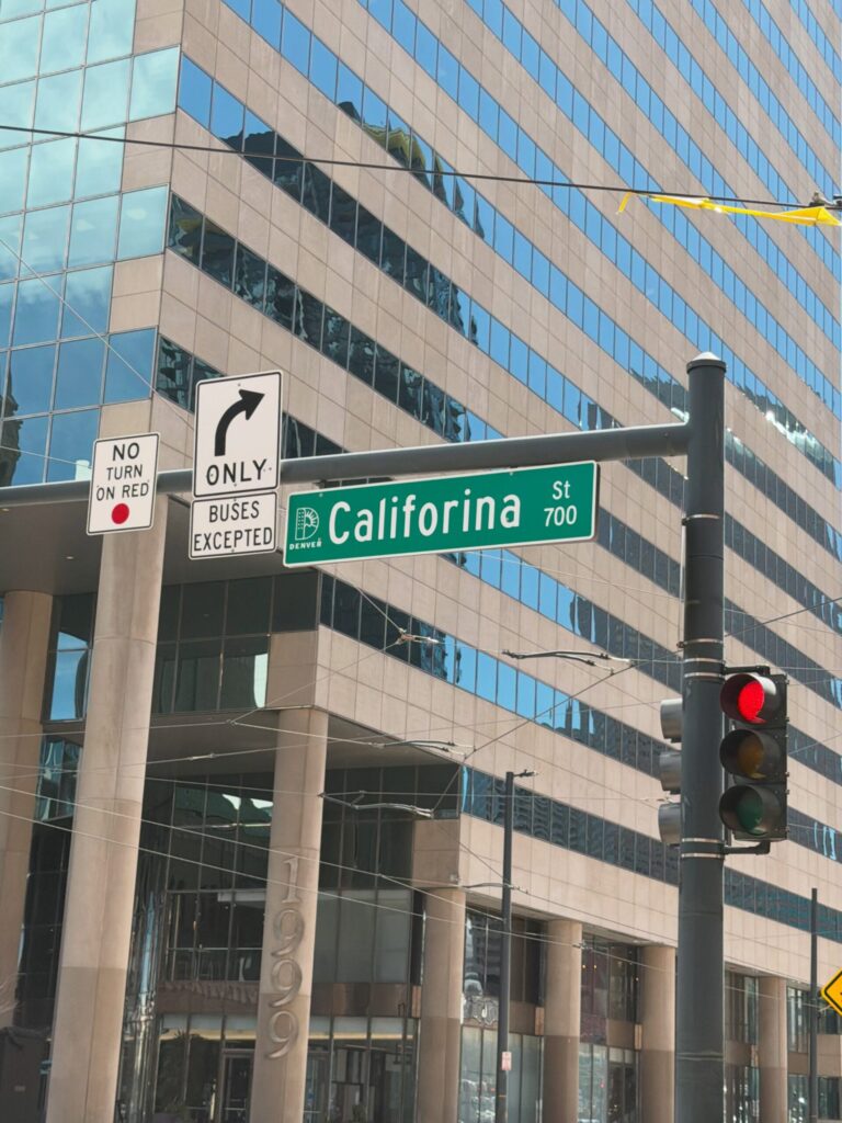 “Califorina Street”: error en letrero de Denver se vuelve viral
