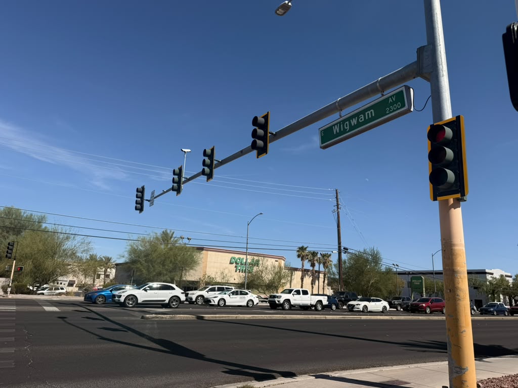 Accidente impacta el tráfico en Henderson tras choque de tres vehículos