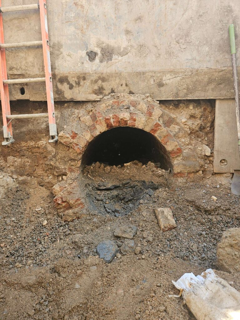 Antiguo alcantarillado provocó $18 millones en costos adicionales en renovación de 16th Street