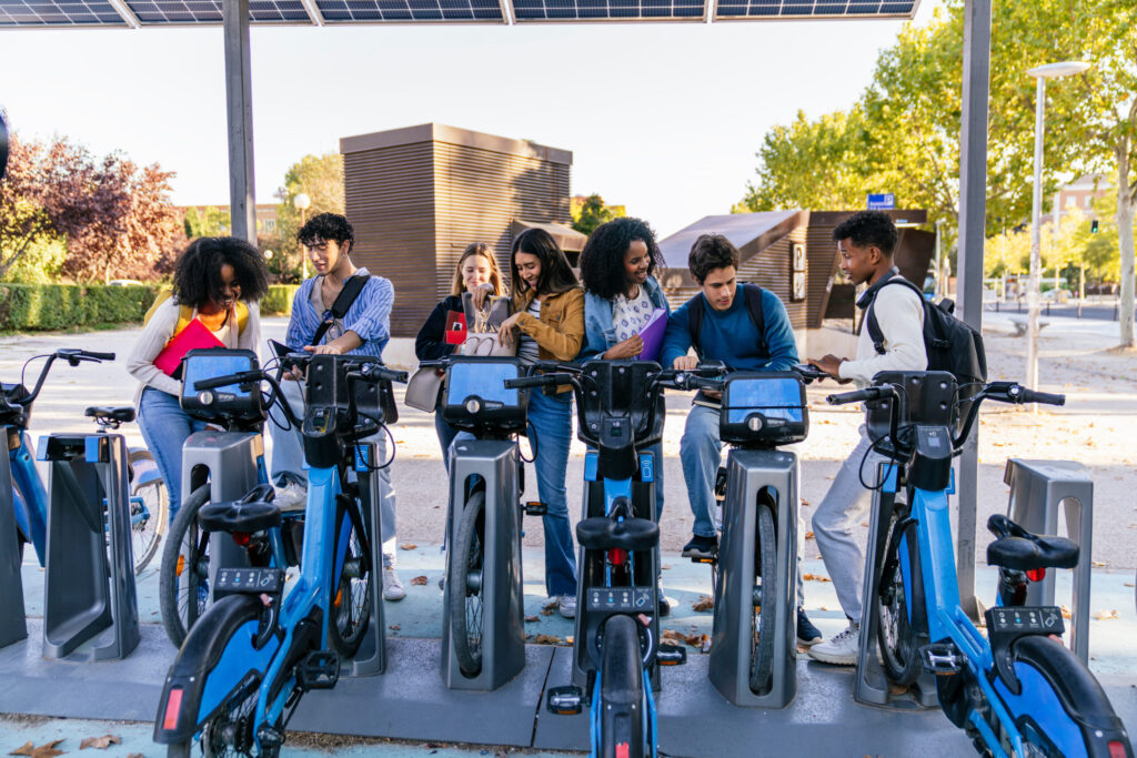 Santa Cruz exige capacitación para estudiantes que usan bicicletas eléctricas