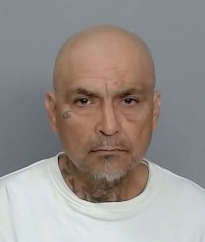 Buscan a hombre acusado de agresión agravada