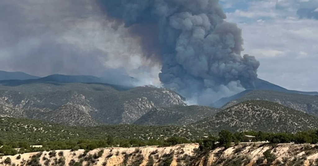 Muere integrante del equipo de apoyo del incendio Frijoles tras emergencia médica en Nuevo México
