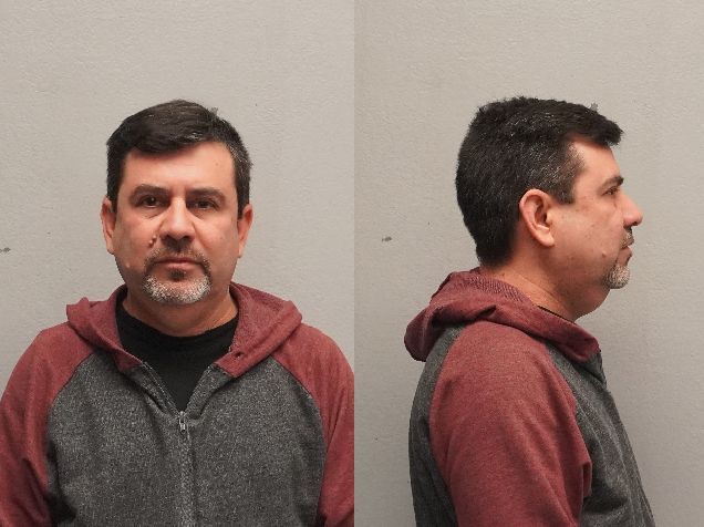 Pastor de Edinburg enfrenta cargos por delitos contra menores