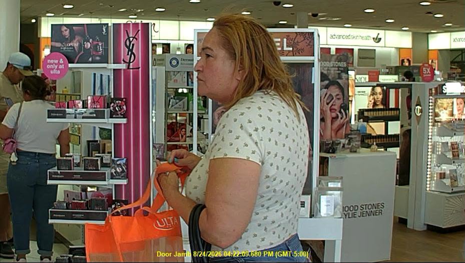 Buscan a mujer por robo de mercancía en tienda de cosméticos Ulta Beauty en Midland