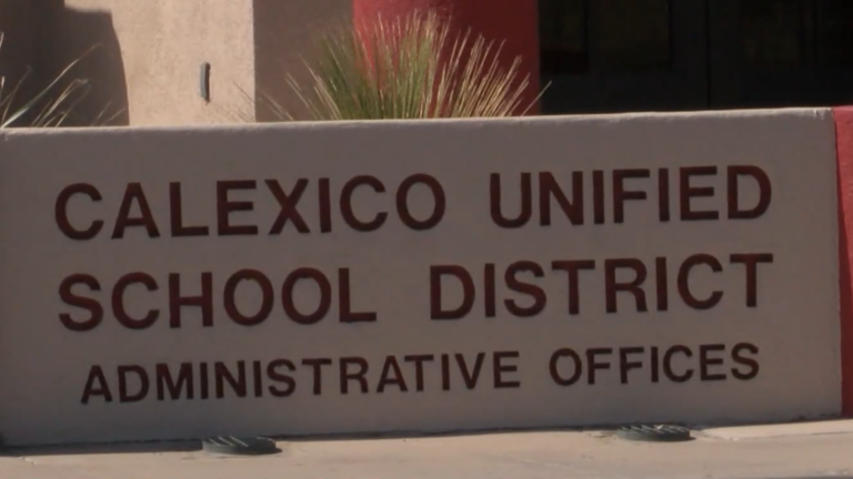 Calexico High School compite por $1 millón para renovar su campo de fútbol