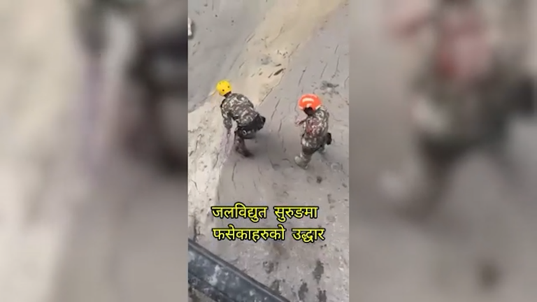 Inundaciones en Nepal dejan devastación y más de 500 extranjeros desaparecidos