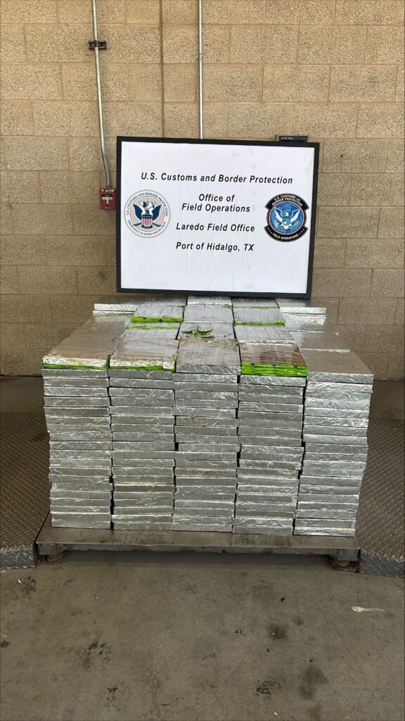 CBP decomisa $10.75 millones en presunta metanfetamina oculta en un cargamento de puerros