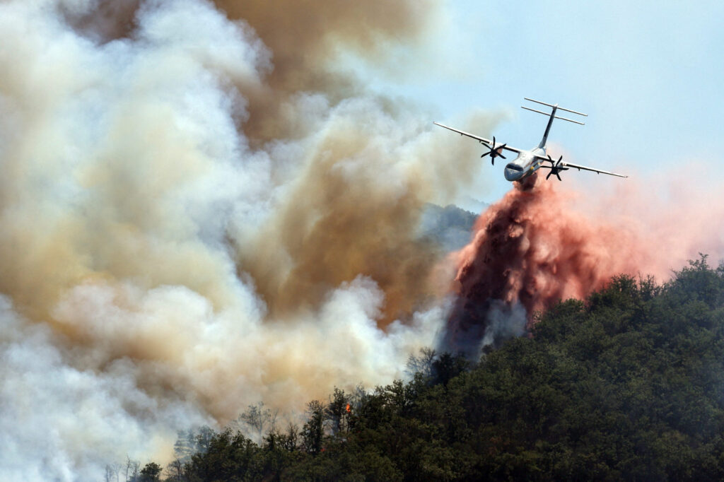 Plaskett Fire se extiende a más de 15 mil acres y mantiene evacuaciones en Monterey