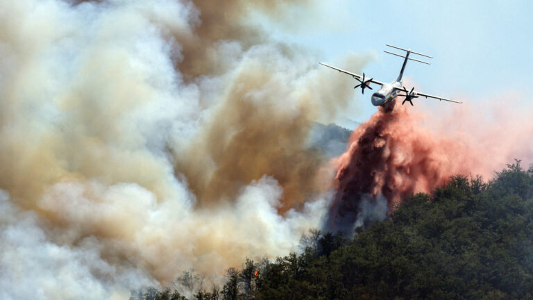 Plaskett Fire se extiende a más de 15 mil acres y mantiene evacuaciones en Monterey