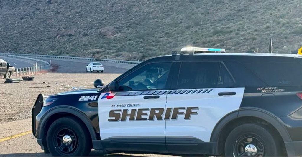 Cierran ambos sentidos en Transmountain tras fuerte accidente vehícular