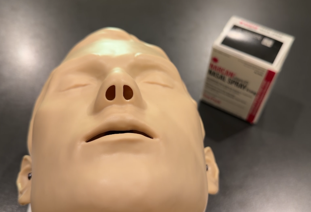 Naloxona: el medicamento que puede revertir una sobredosis por opioides y salvar vidas
