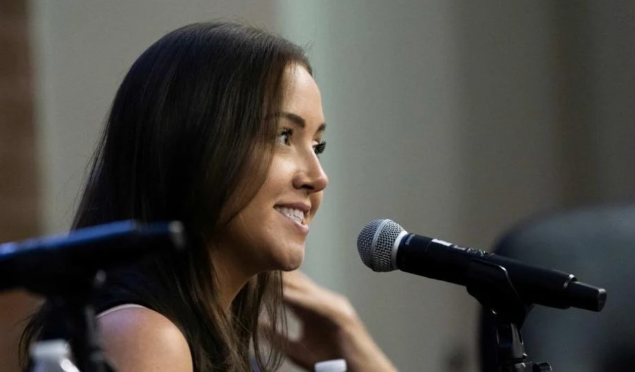Periodista graduada en Kansas demanda al Pentágono tras ser despedida de Stars and Stripes