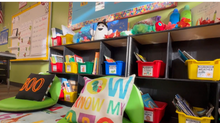 Cierran temporalmente escuela Monarch por posibles problemas de moho