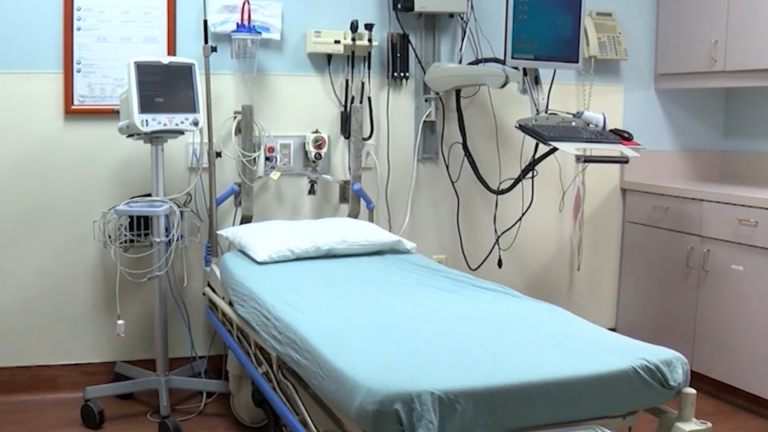 Enfermeras exigen reabrir unidad neonatal del hospital de Watsonville