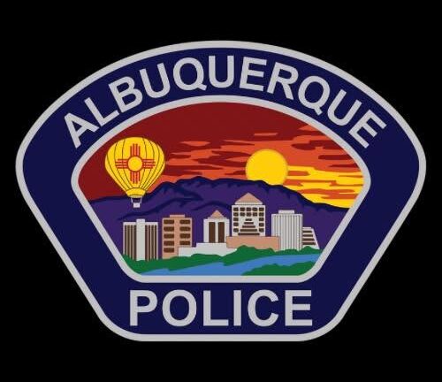 Policía de Albuquerque revela detalles sobre abatimiento de un hombre armado durante crisis de salud mental