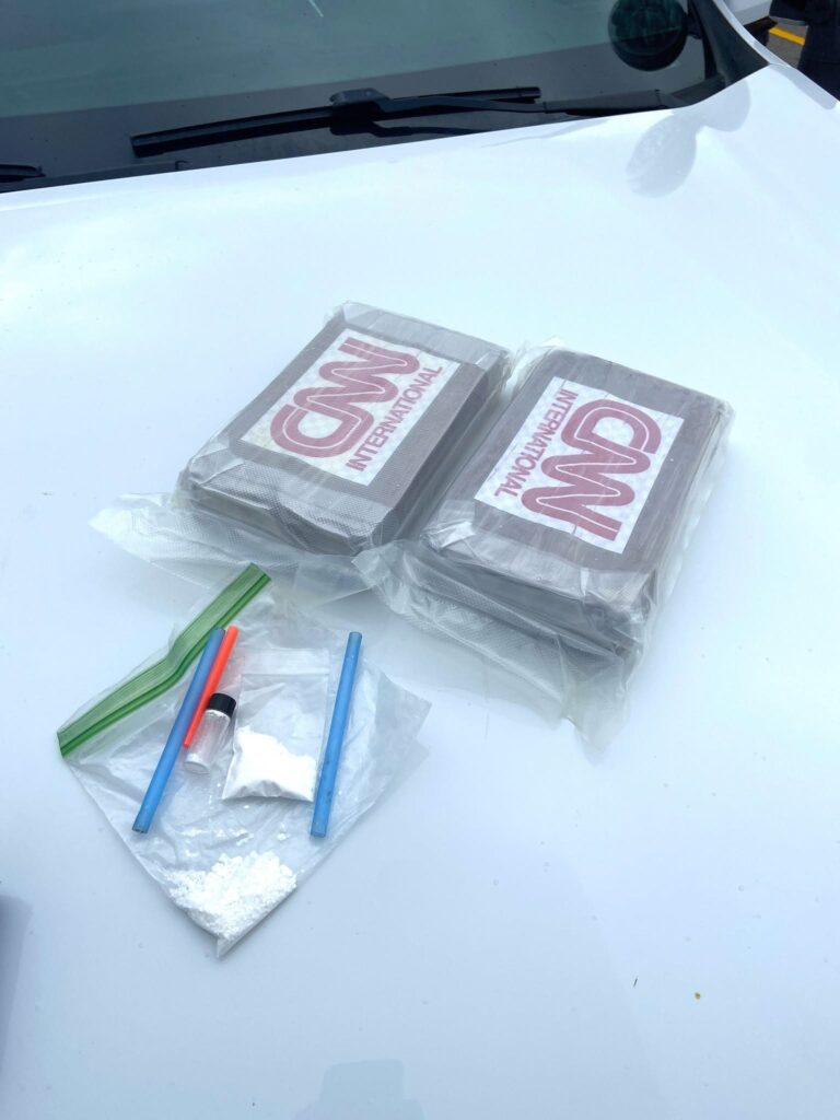 Cocaína incautada: Unidad canina frena cargamento millonario en autopista de Nevada