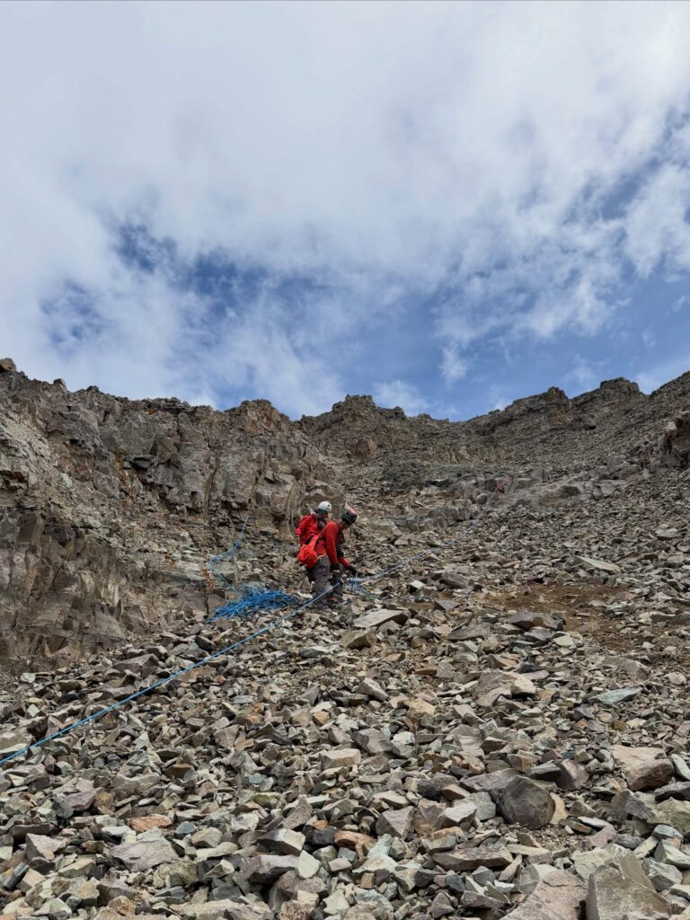 GALERÍA: Escalador muere tras una caída en una montaña de más de 14,000 pies en Colorado