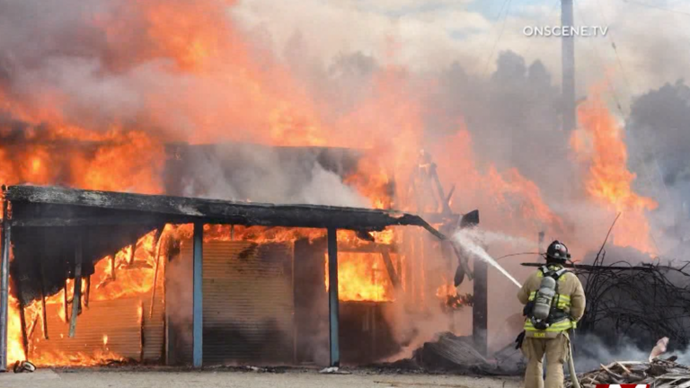Incendio destruye iglesia luterana en Oceanside