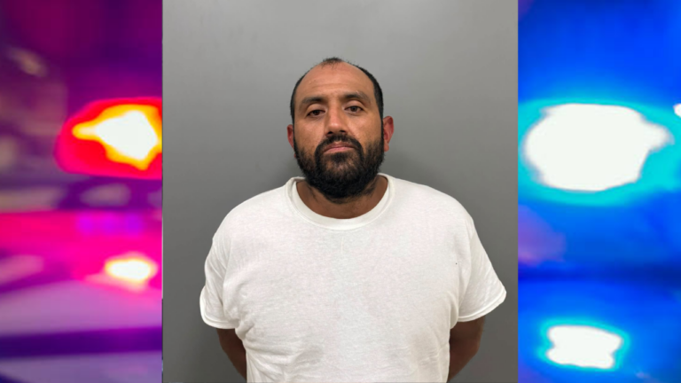 Detienen a hombre con orden de arresto por posesión de drogas durante operativo en el condado de Terrell