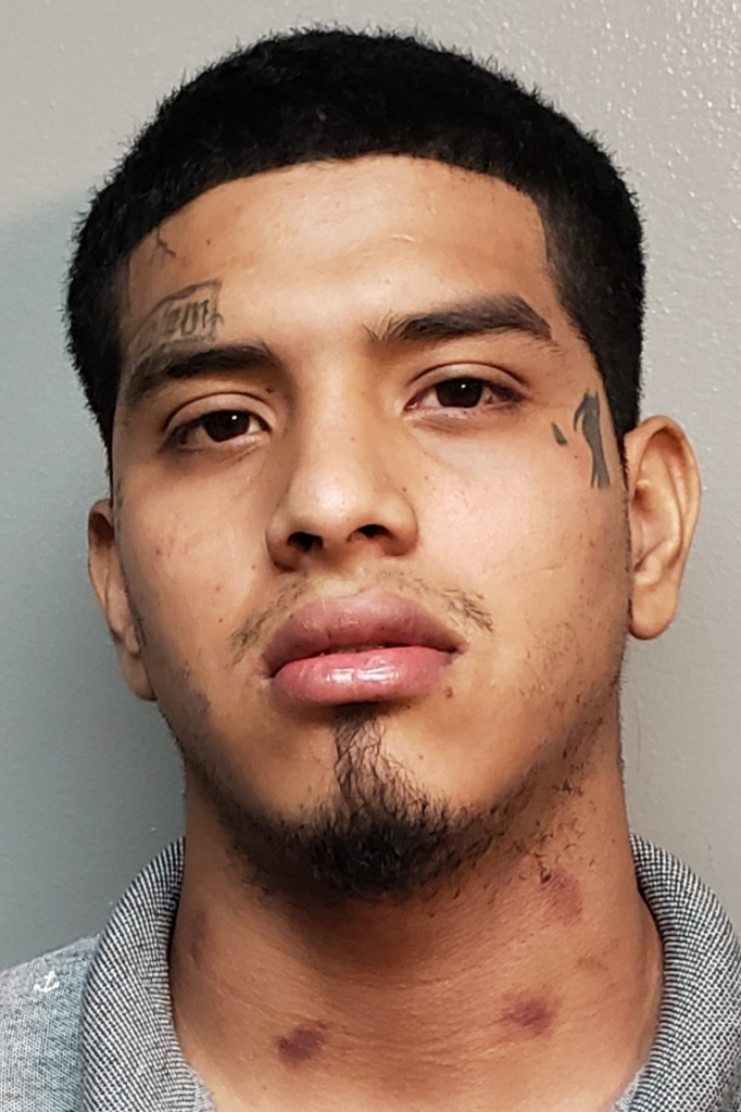 Arrestan a un hombre tras recuperar vehículo robado en Brownsville; buscan a un segundo sospechoso