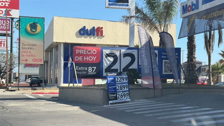 San Diego supera los $6 por galón de Gasolina y Tijuana ofrece un ahorro de hasta 12 dólares al llenar el tanque,