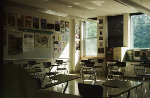Arresto de maestra por 2 cargos de abuso infantil sacude a Las Vegas