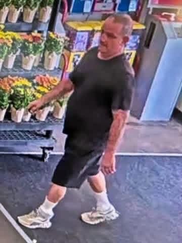 Policía de Kingsville busca a sospechoso de presunto robo de carne en supermercado