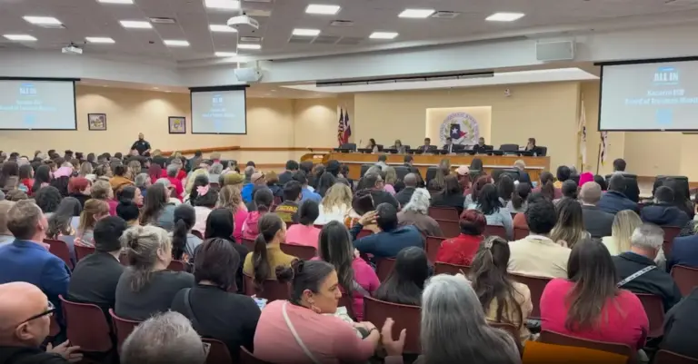 TEA pone fin a la supervisión estatal del Distrito Escolar de Socorro