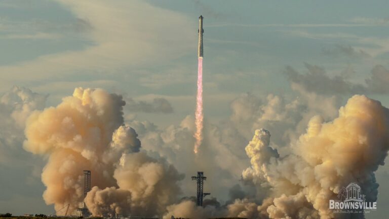 Starship despega de Starbase y alcanza la órbita terrestre por primera vez