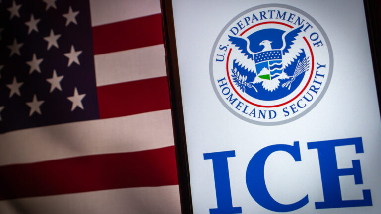 Monterey County pausa instalación de centros de detención de ICE