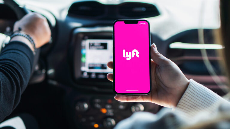 Lyft pagará $272.5 millones por demanda sobre clasificación de sus conductores