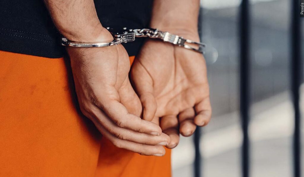 Armas robadas: dos jóvenes arrestados tras persecución a pie por hurto de munición en Sparks