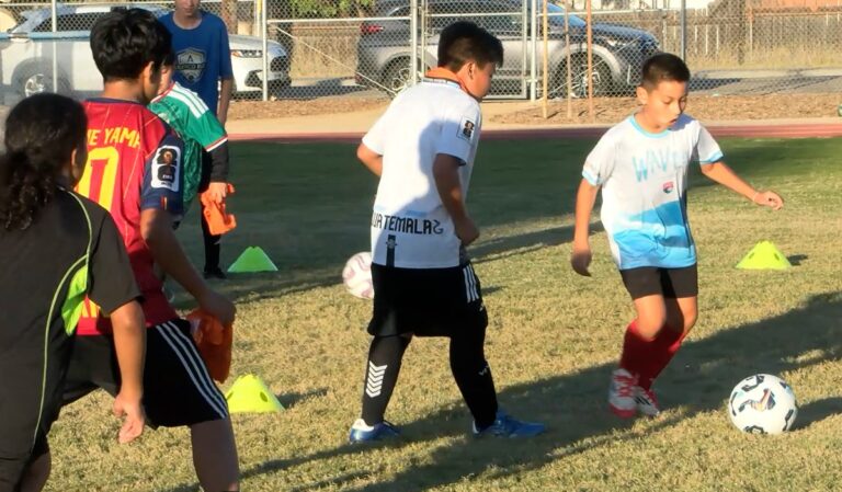 Fútbol escolar en EJE Dual Language Academy impulsa el futuro de sus estudiantes