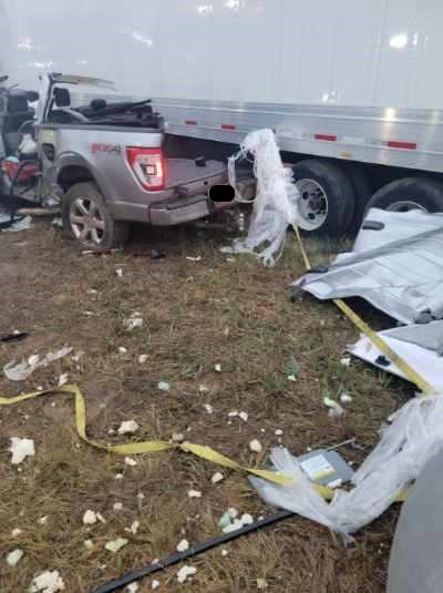 Joven de 19 años muere tras choque contra patrulla y camión de carga en la I-70 en Colorado