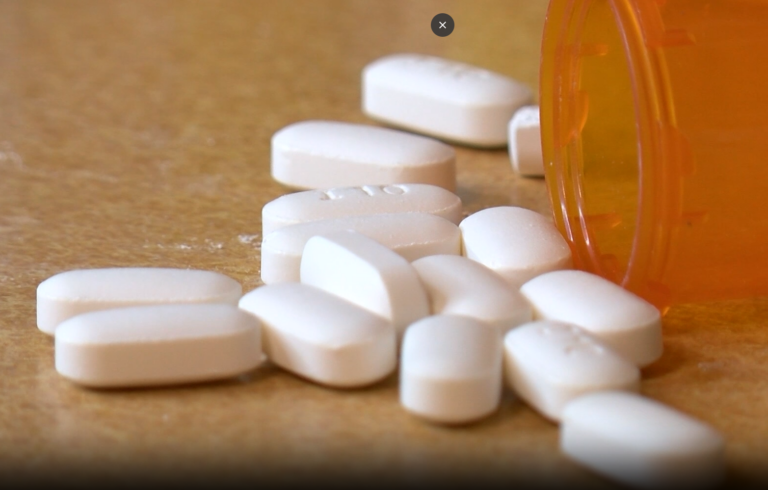 DEA advierte sobre el riesgo del fentanilo y su venta a través de redes sociales