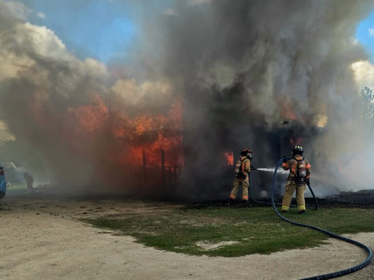 Incendio consume una vivienda en el norte de la ciudad; no se reportan heridos