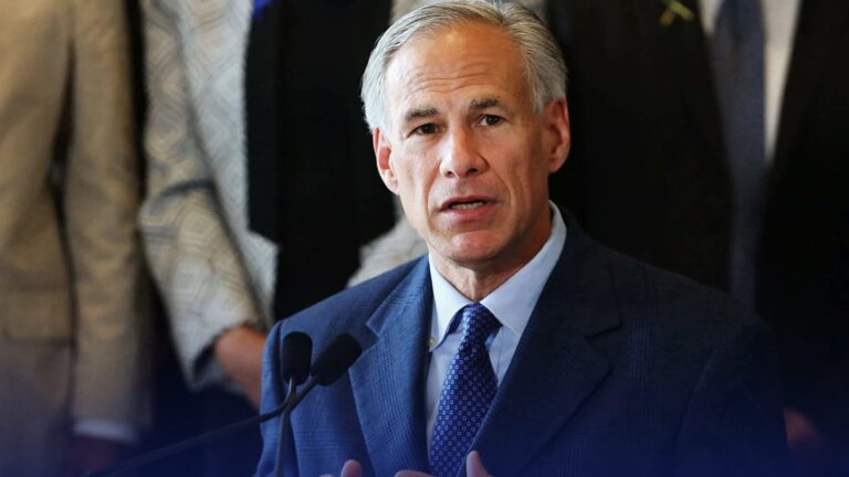 Greg Abbott hace campaña en Corpus Christi y pide mantener el control republicano de Texas