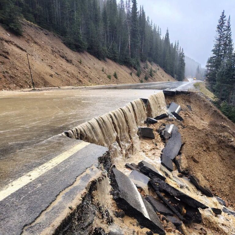 Gobernador Polis declara emergencia por inundaciones en 11 condados del suroeste de Colorado